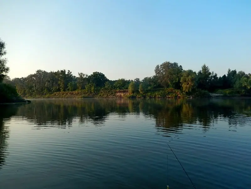 Пока остальные спали, мы с Ольгой спустили Барк на воду, и пошли в залив. Может быть утром нам...