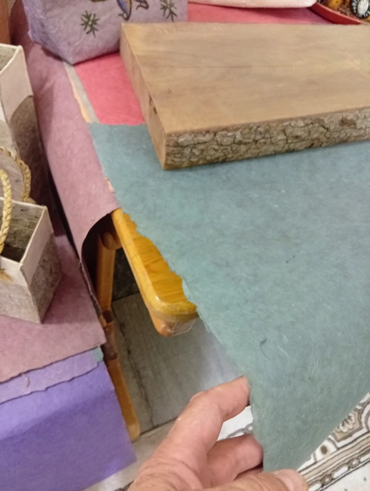 Бумага из коры тутового дерева.