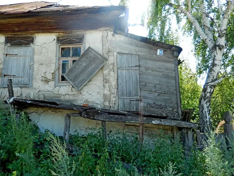 Станица Зотовская. Прошлым летом, мы с Ольгой, отсюда начинали сплав. Дом заброшен, но номер есть.