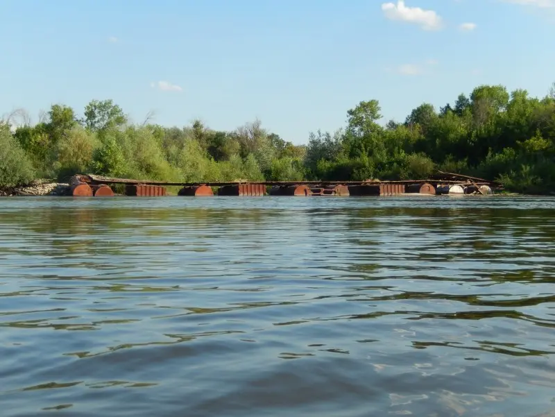 Станица Тишанская. Пройдена почти половина пути (92 км). Здесь должен был быть второй понтонный...