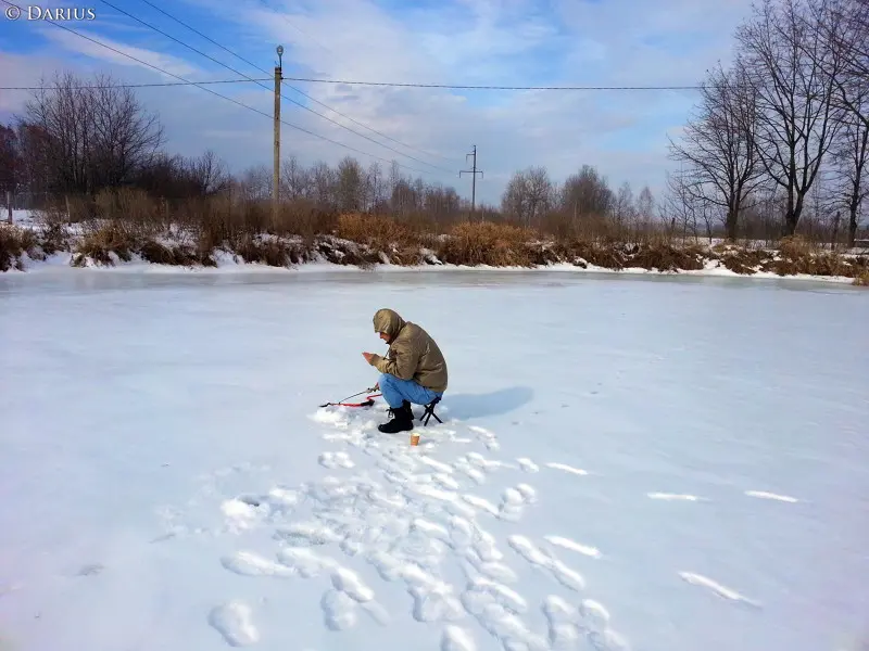 ... стаканчик с чаем видите?