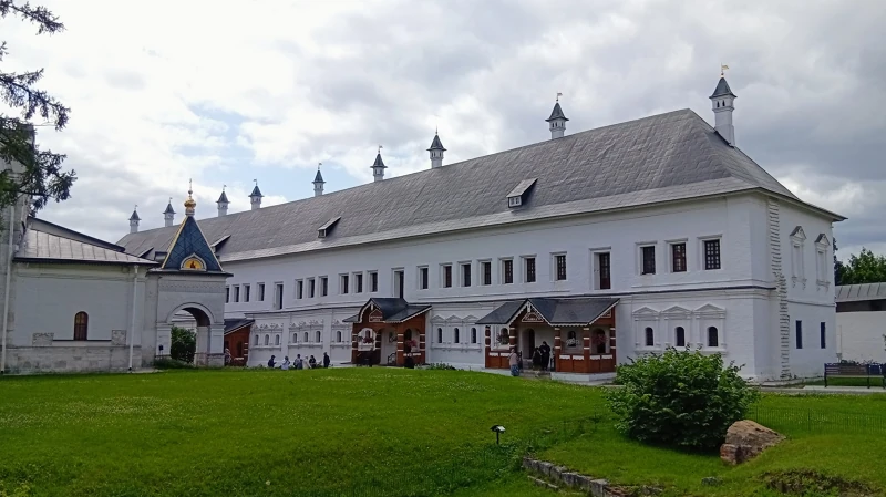 Дворец царя Алексея Михайловича в Саввино-Сторожевском монастыре.