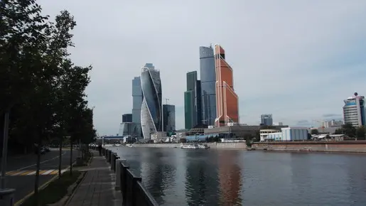Москва-река, набережная Т. Шевченко.