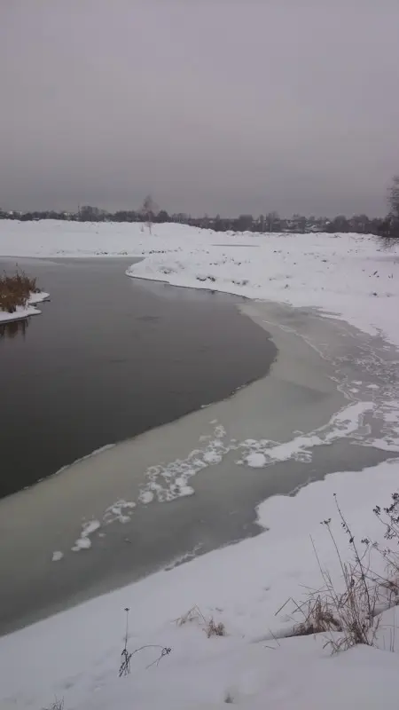 Слияние двух рек, Клязьма и Уча. Уча замерзла.