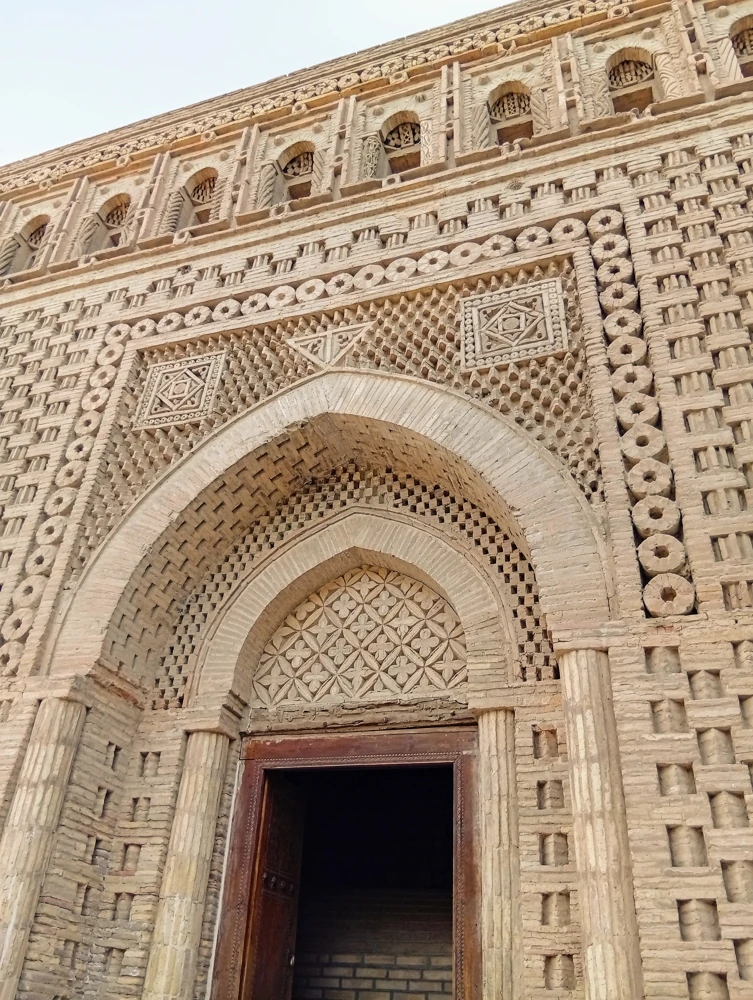 Мавзолей Исмаила Самани.