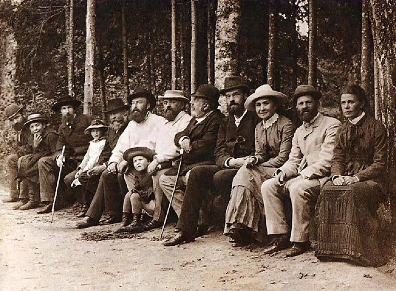 С. И. Мамонтов с домочадцами и членами Абрамцевского кружка, Время съёмки — 1883 или1884год...