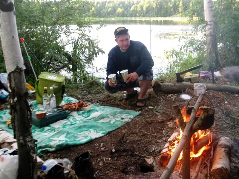 Вечер в протоке, закат, шашлыки, водочка и отдых