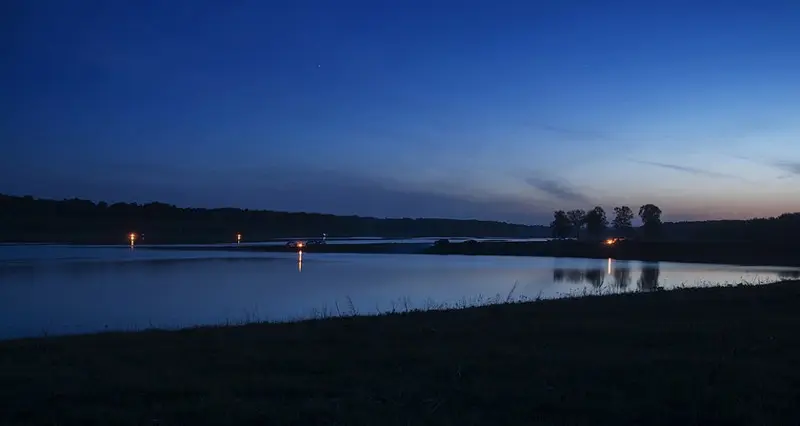 Вечер над озером