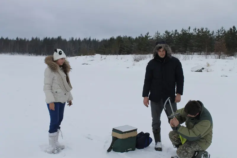 Не смотря на мороз, женщинам рыболовам везет на рыбалке больше, проверено на практике... )