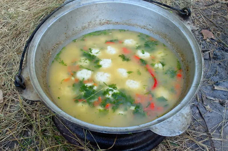 Рыбный суп с щучьими фрикадельками