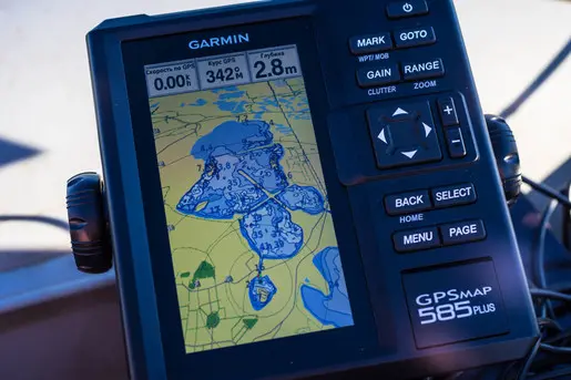 Обзор картплоттера Garmin GPSmap585 Plus