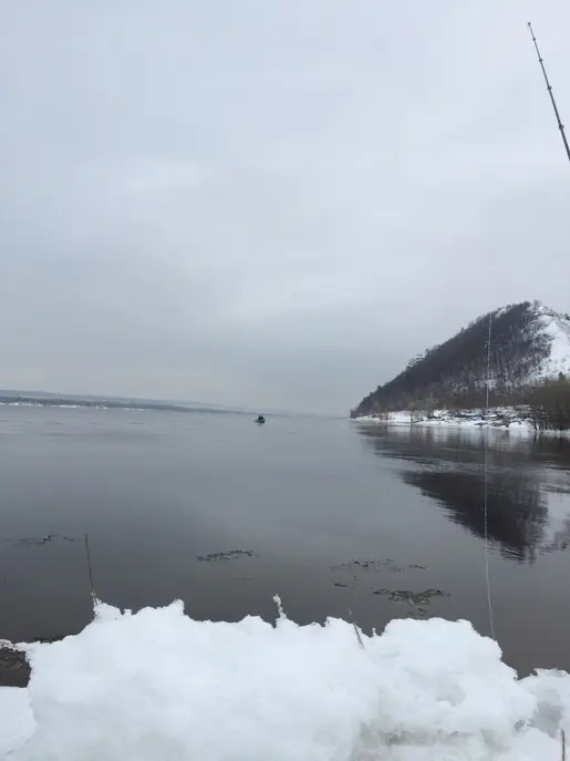 Все на лёд, а мы все спиннингом балуемся