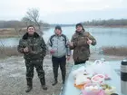 За закрытие спиннингового сезона по пьсят грамм... И водяному плеснули малеха.