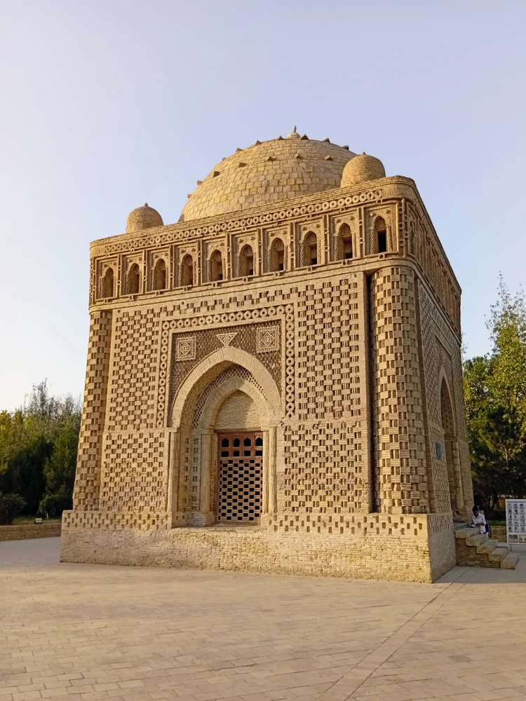 Мавзолей Исмаила Самани.