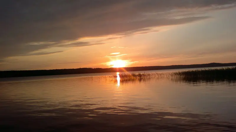 А вот «Мичуринское озеро». Рассвет.