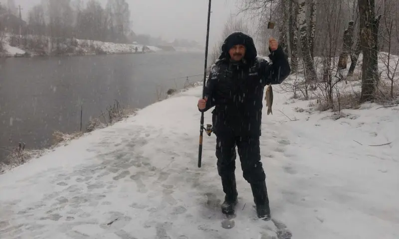 И в феврале есть открытая вода и ловится карась