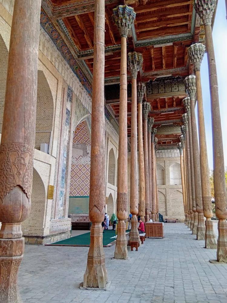 Айван мечети Боло-Хауз.