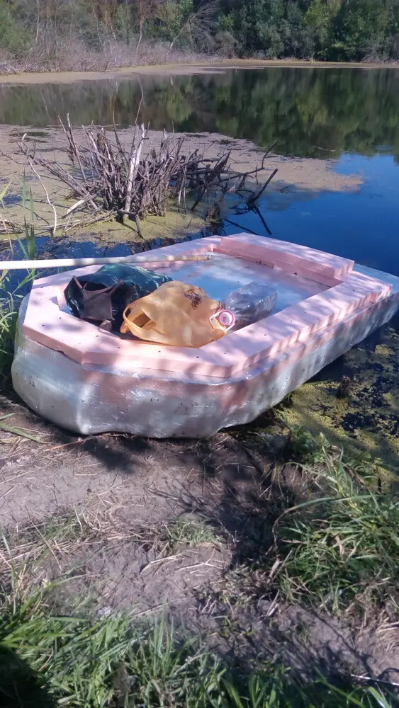 Первый выход на водоём. Ближайшее озеро, с рыбой, между прочим 😃