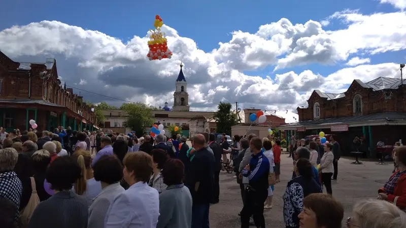 Храм из шаров в Кашинском небе.