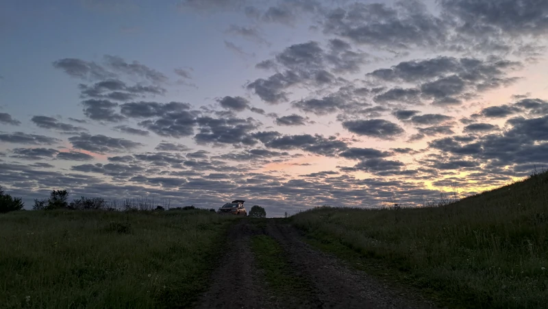 Солнце лучами согрело восток...