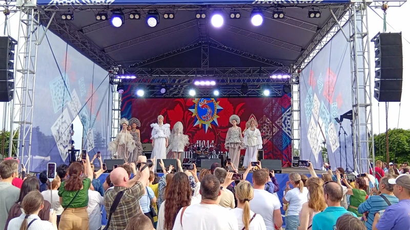 Женские наряды в русском стиле.