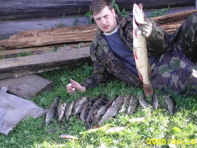 Пальцы в лейкопластыре, это от того что я загнал Тройник от китайского попера в палец по самый не...