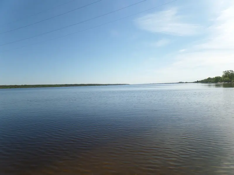 Далеко далеко от суда ниже по реке рыболовная мекка Астрахань!