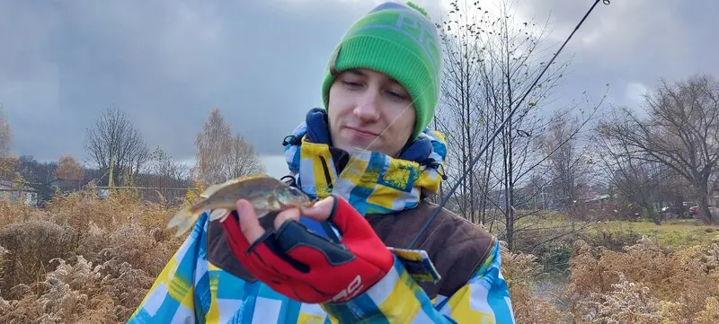 Сгоняли сегодня с младшим помормышить в две нано-зеры на Воронку. Холодно, временами мелкий...