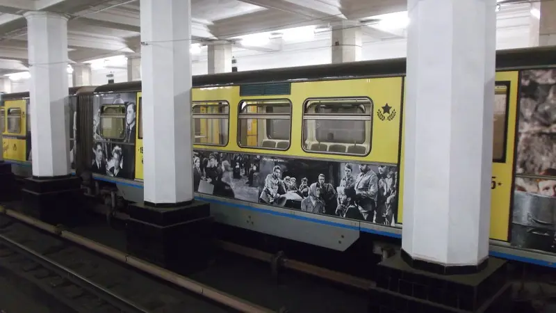 «Кино Победы» в метро.