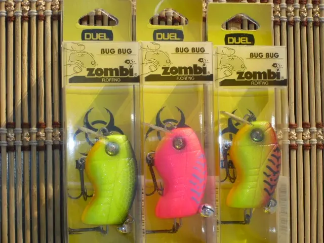 YO-ZURI Zombi Bug Bug выпускается в очень необычных цветовых схемах...