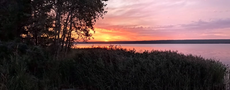 Горит восток зарёю новой...