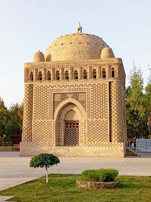 Мавзолей Исмаила Самани.