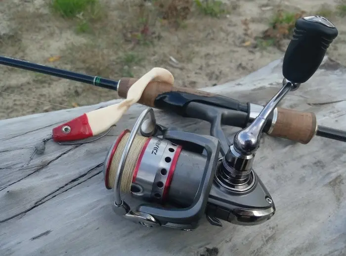 В основном использую спиннинг в паре с Daiwa Exceler-X 1500