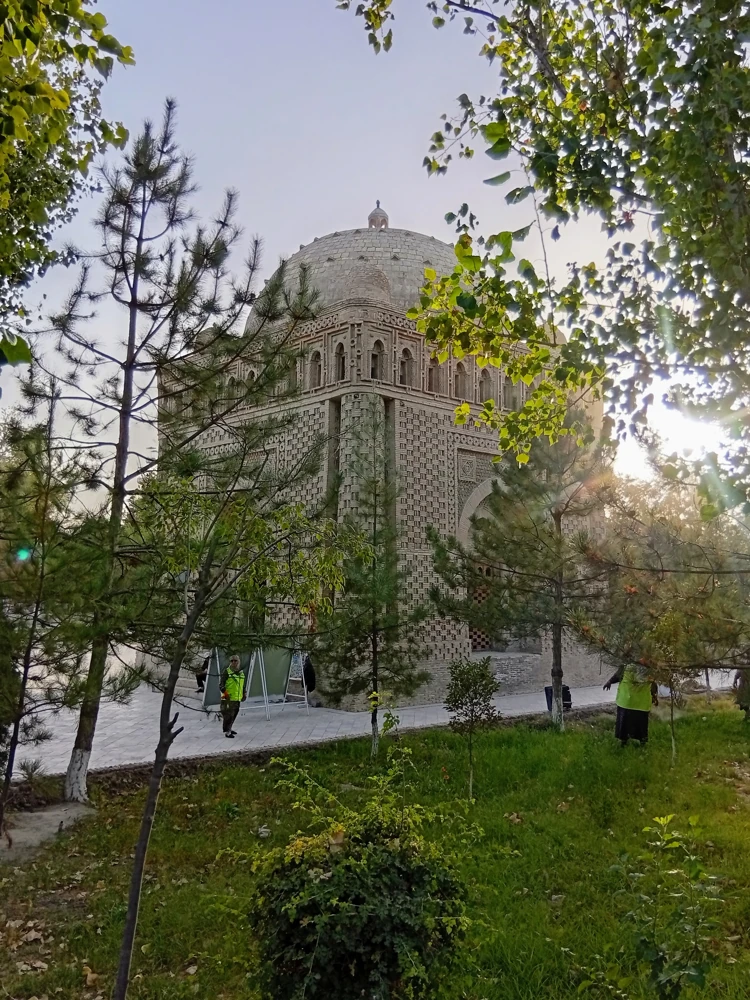 Мавзолей Исмаила Самани.