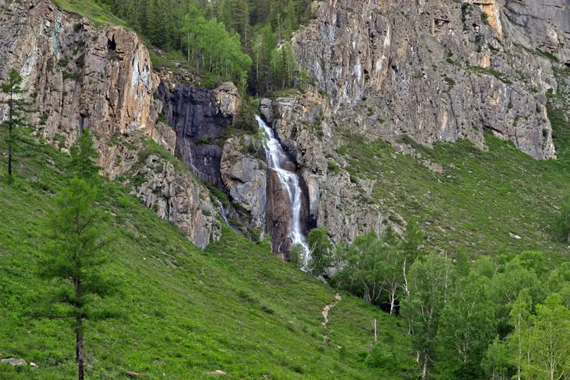 Водопад Ширлак, в народе Девичьи слезы.