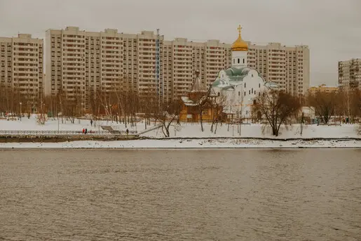 Вид на Братеево, со стороны Марьино. Левее, постоянно...