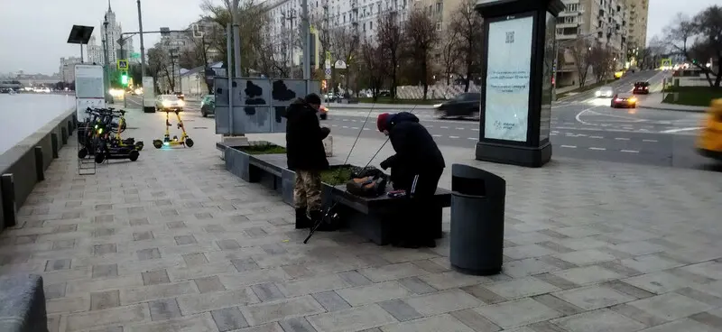 Хливкие шорьки Пырялись по наве,