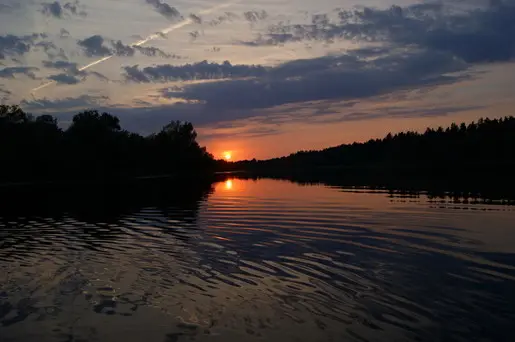 Закат на озере Ореховом